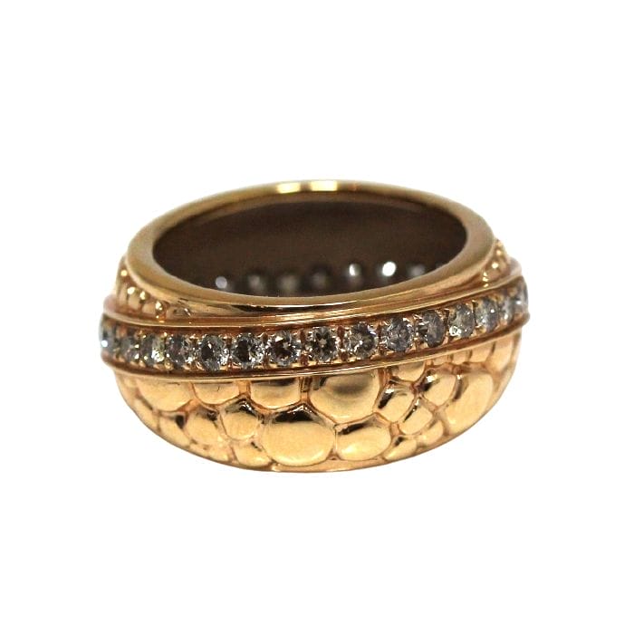 Omega ring outlet